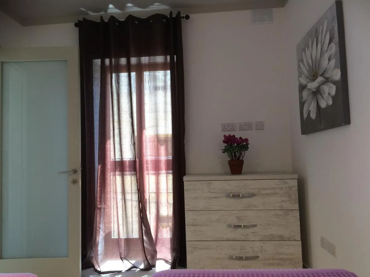 Seaside Room Msida Guest house